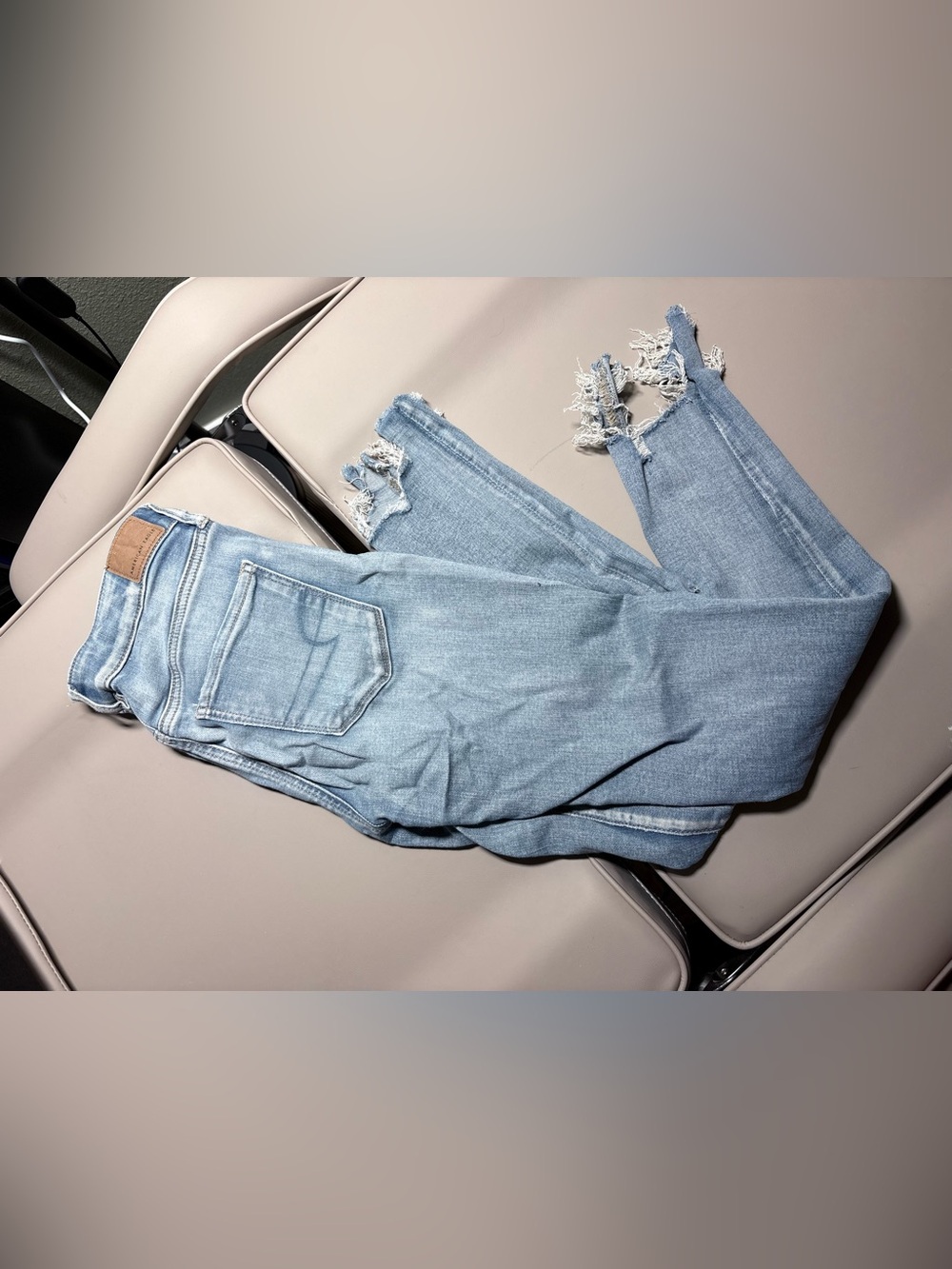 American Eagle Outfitters Light Wash Frayed Ankle Jeans